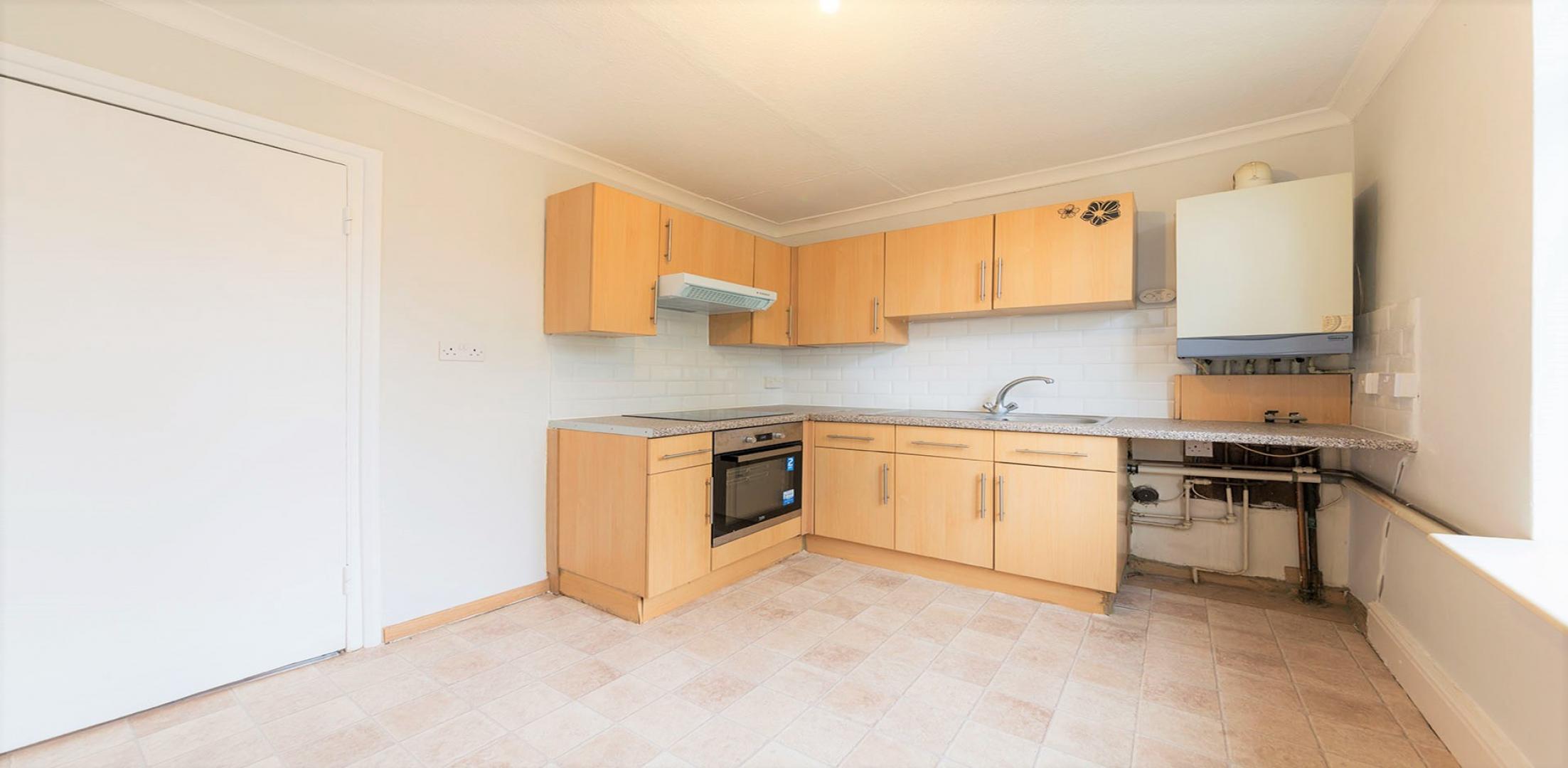 			2 Bedroom, 1 bath, 1 reception Flat			 Victoria Road, QUEENS PARK 